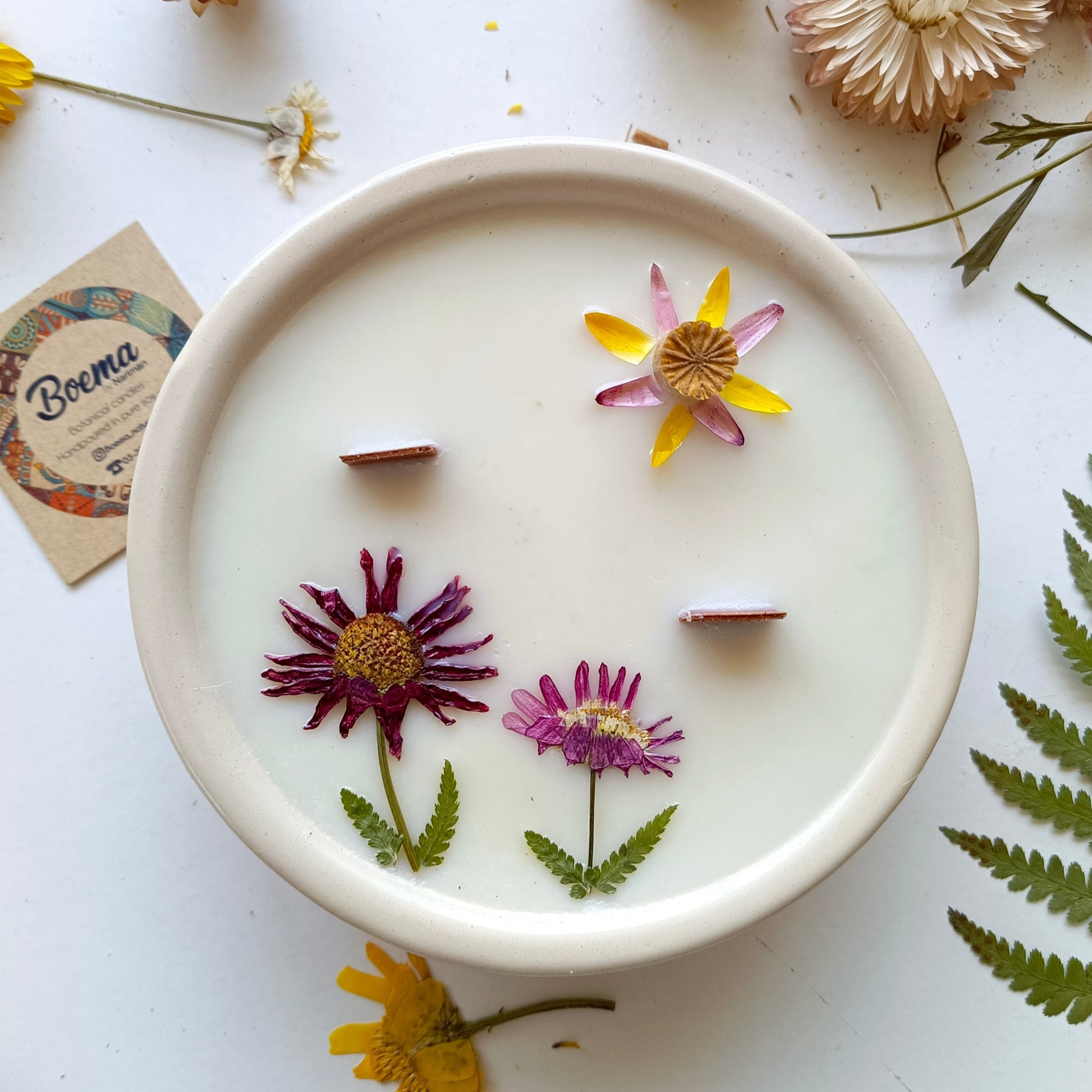 pottery scented candle in soy wax and pressed flowers